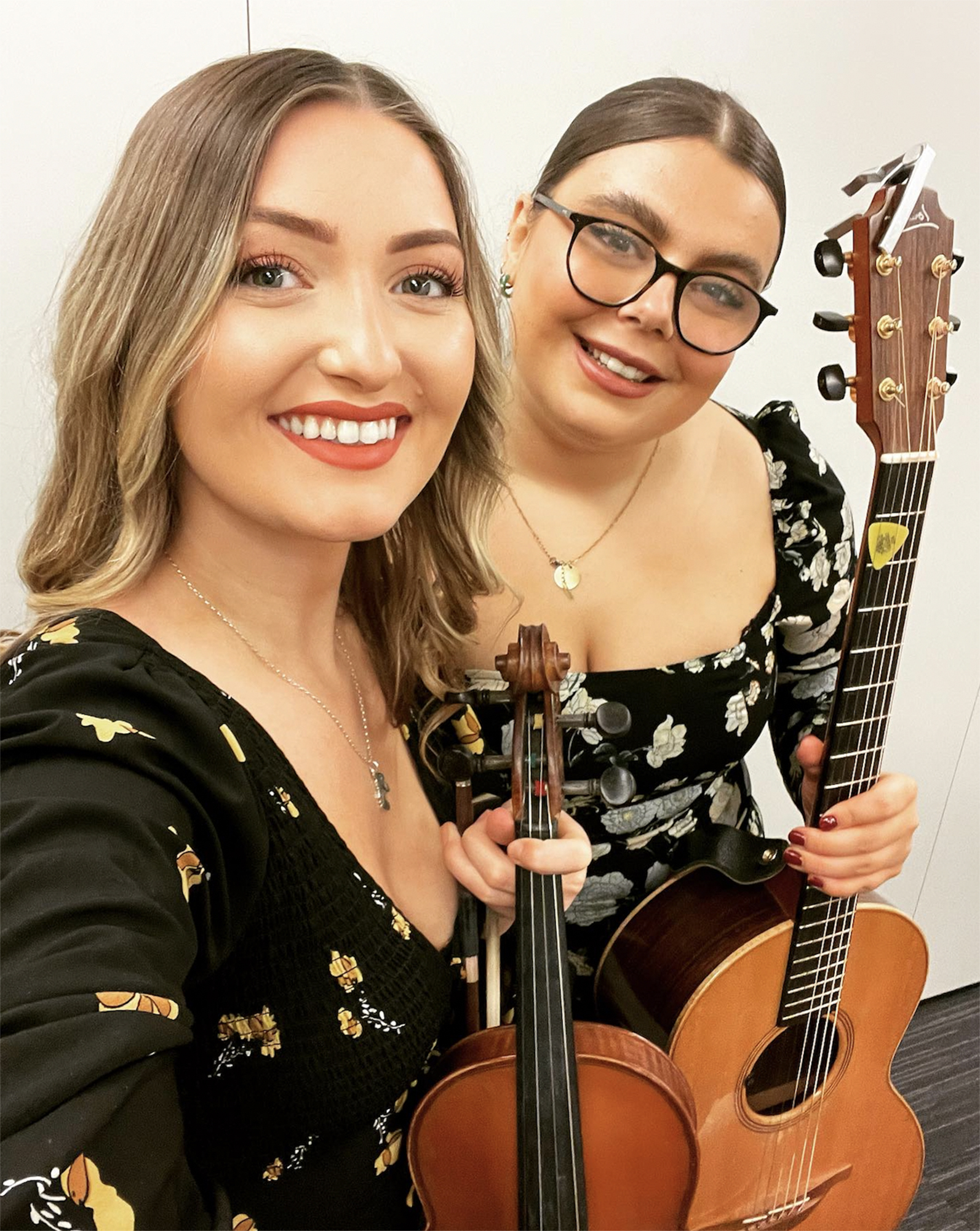Musicians Mairi McGillivray and Katie Allen